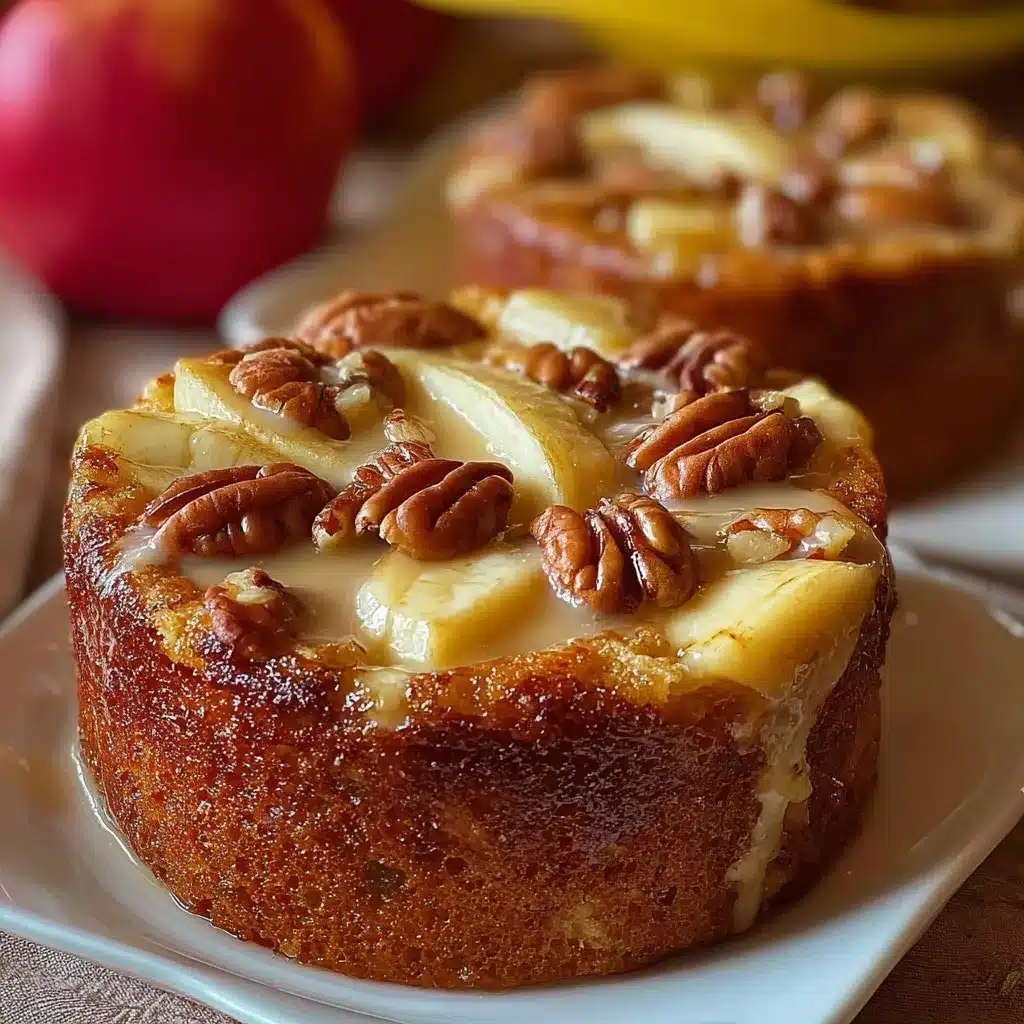 Pastel casero de nueces, manzana y plátano recién horneado en un plato de cerámica
