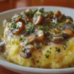 PURÉ DE PAPAS CON SALSA CREMOSA DE CHAMPIÑONES